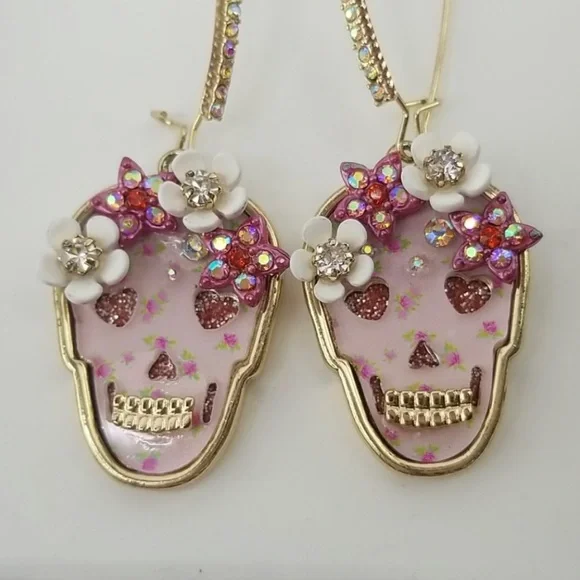 Betsey Johnson Skull Earrings Dangle Enamel NWT - Picture 1 of 5